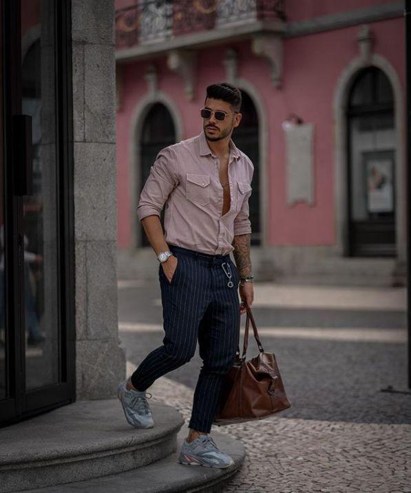 西裤 运动鞋 衬衫的造型优雅文艺.