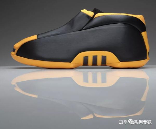 adidas the kobe 1天足篮球鞋的巅峰之作,鞋面又重回全皮面的设计